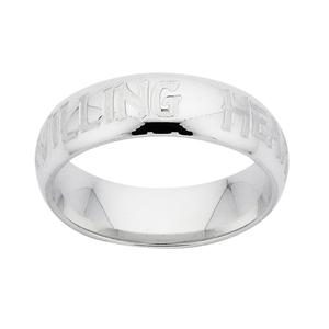 <p>The Hobbit Friendship Ring, engraved <em>A Willing Heart.</em></p>
<p>  </p>
<p><em>Loyalty, honour, a willing heart. I can ask no more than that.</em></p>
<p> </p>
<p>There are only three things that Thorin Oakenshield requires of those that follow hiim.</p>
<p> </p>
<p>Comes with the Official Hobbit Pouch.</p>
