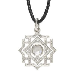 <p> The Hobbit - Arkenstone Pendant set with cubic zirconia.</p>
<div>The Arkenstone, set on King Thror's throne in Erebor.</div>
<div>Includes black leather braided cord and official collectors jewellery box.</div>
